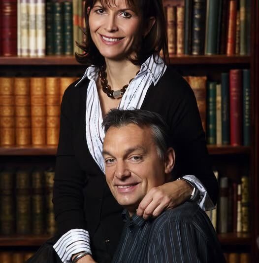 Magyarország egyik legismertebb és legcsinosabb hölgye LÉVAI ANIKÓ!MEGMUTATTA ESKÜVŐI KÉPÉT LÉVAI ANIKÓ: ÍGY NÉZETT KI MENYASSZONYKÉNT ORBÁN VIKTOR OLDALÁN! 👇 (1. oldal)