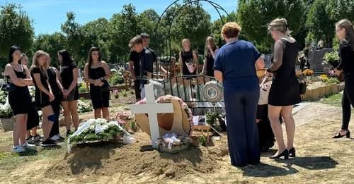 Eltemették a 15 éves Vanesszát, aki a saját édesapja miatt dobta el az életét..az édesanyja könnyek között mondta el, hogy mi történt: 🖤