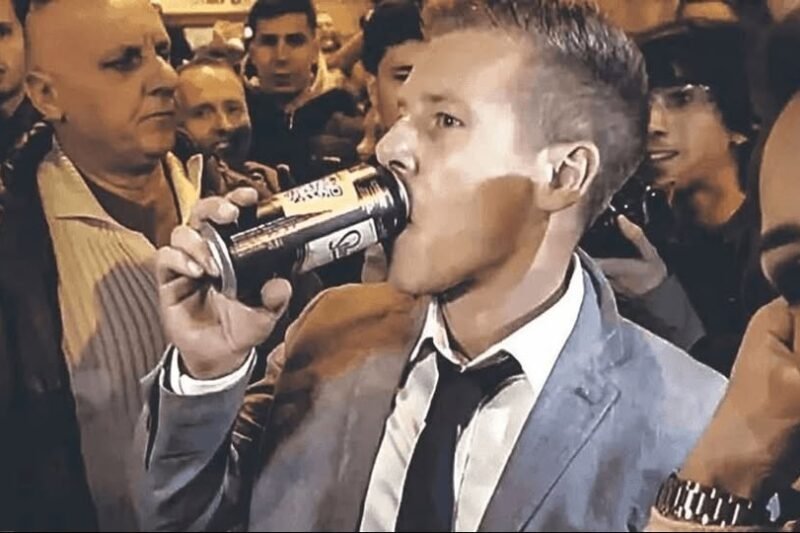 Magyar Péter ismét VIP‑páholyban bulizott