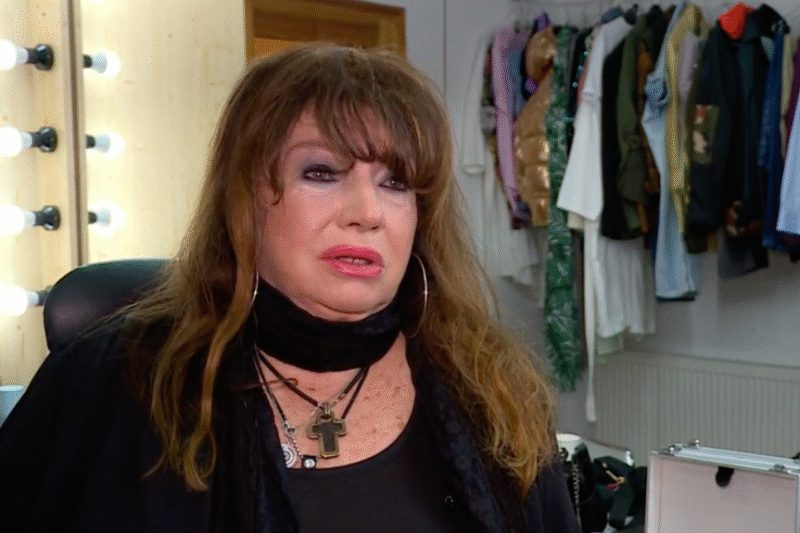 Zalatnay Saroltán nem fog az idő, 76 évesen úgy néz ki mint egy tinilány 👇𝐊𝐞́𝐩𝐞𝐤 𝐚 𝐡𝐨𝐳𝐳𝐚́𝐬𝐳𝐨́𝐥𝐚́𝐬𝐨𝐤𝐧𝐚́𝐥! (1. oldal) (1. oldal)