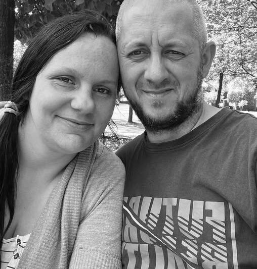 5 gyermeket hagyott hátra… Mónika tragikus hirtelenséggel elment…A férje egyetlen dolgot szeretne kérni az együttérző emberektől