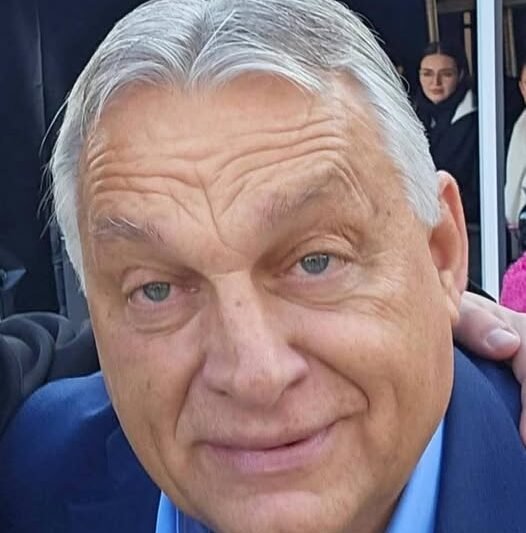 Mindenki aki bántja ezt az áldott Jó Embert, az most jól figyeljen ide