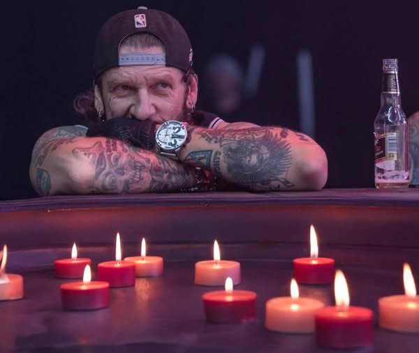 Meghalt Ganxsta Zoli édesanyja. Gyászol Zoli, ezekkel a megható sorokkal búcsúzik Tőle..