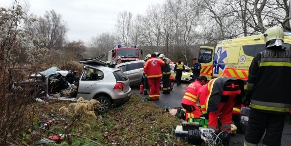 Újabb HALÁLOS baleset! 😭⚠️ Sosem találnád ki, kiket ért horrorbaleset pár órája! A csodálatos magyar művésznő és gyönyörű kislánya sajnos.. Mutatjuk a megrázó részleteket: