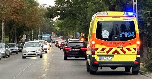 Holtan esett össze az 50 éves nő a fürdőszobában, a 10 éves kislány hívott hozzá segítséget