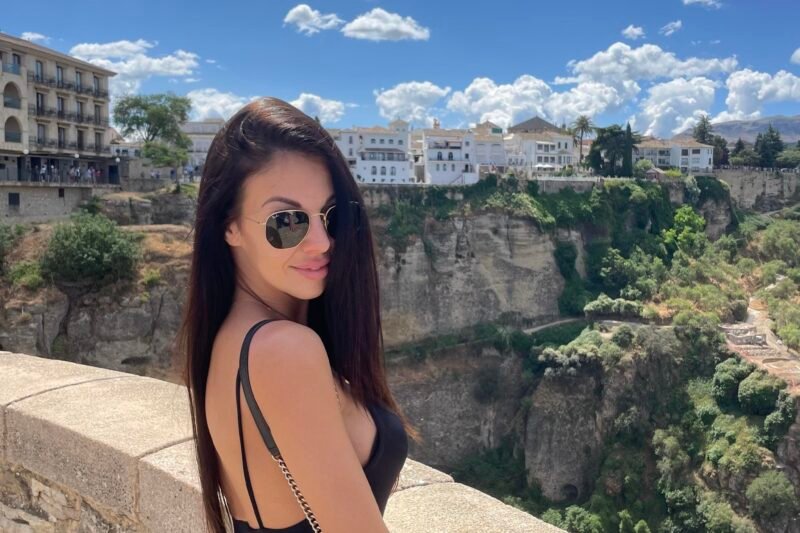 Ő az a gyönyörű lány, akit Dani átvitt a másvilágra magával a tegnap előtti brutális balesetben…Dani 200 km/h-val versenyzett a 70 milliós kocsijával amikor…