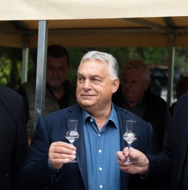 Ittas állapotban mulat Orbán Viktor, megdöbbentő videó terjed a neten. – Mutatjuk: