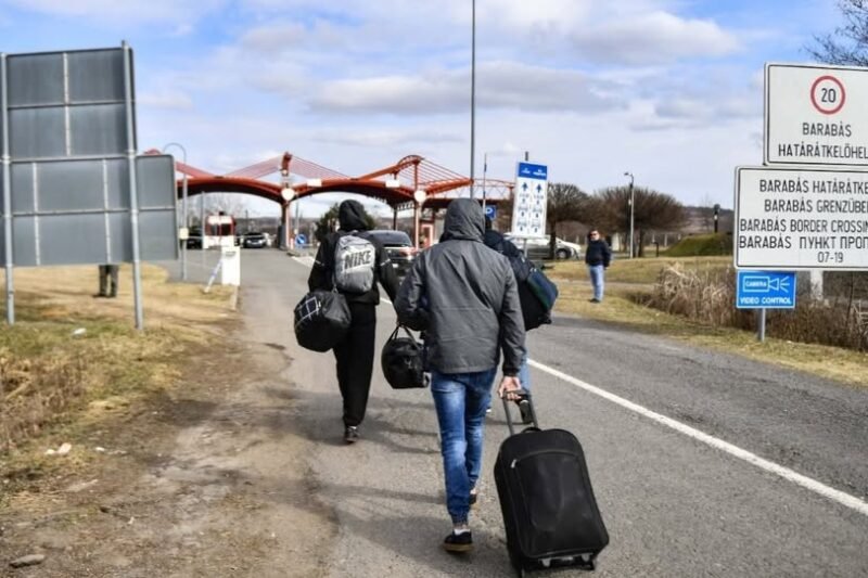 Tömeges menekülés: 100 ezer fiatal férfi hagyta el Ukrajnát, miután életbe lépett az új törvény