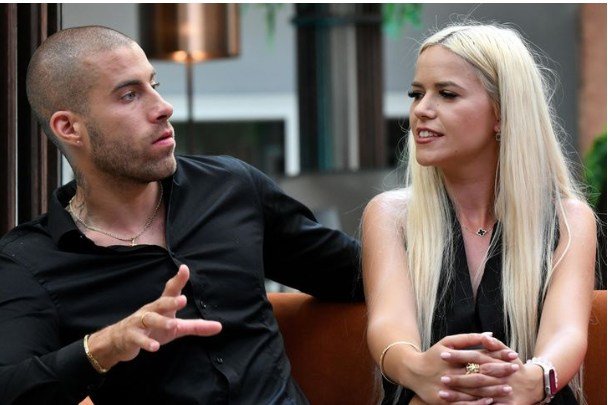 Végre kiderült a nagy rejtély: Csók vagy puszi volt Anna és Peti között