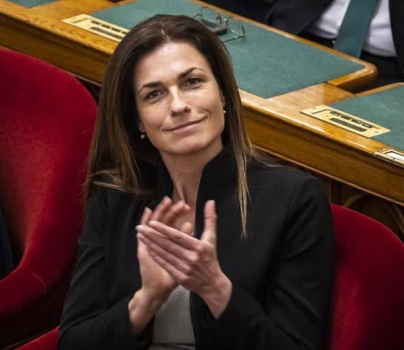 Juditkám.. kis csillagom.. ! Bizony, jár a taps, hiszen nagyon úgy néz ki, bevált a valódi ” mesterterv “. – Marika néni a népszerű nyugdíjas nyílt levelet írt, ami megér egy misét…