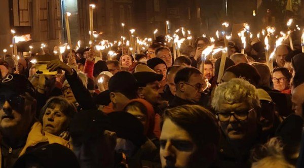 Durva ami ezekben a percekben zajlik Budapest utcáin – Több ezer ember vonult ki, hogy…ÍME a fotók