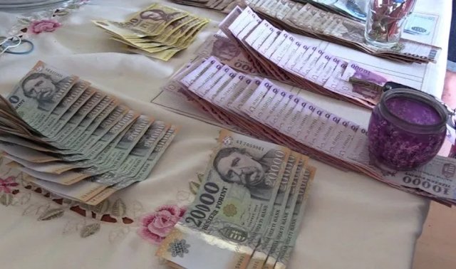 Súlyos beteg anyukám betette a bankba a 10 millió forintját, amit örökölt. Most még mielőtt meghalna, ki akarta venni.. DE ezután jött a kegyetlen hidegzuhany.. Nem térek magamhoz! ILYEN létezik?