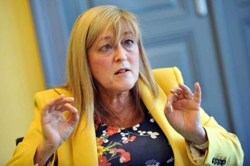 Leesett az emberek álla, gyönyörű nő lett Smith Mária. Ilyen lélegzetelállítóan fest most: (1. oldal)