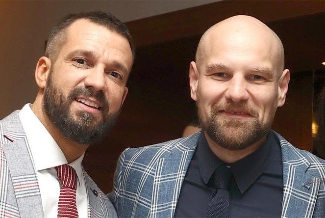 Kocsis Tibor és párja Laci az első gyermeküket várják, “Kocsis Tiboréknál jön a baba – Laci állapotos” 👇𝐂𝐢𝐤𝐤 𝐚 𝐡𝐨𝐳𝐳𝐚́𝐬𝐳𝐨́𝐥𝐚́𝐬𝐨𝐤𝐧𝐚́𝐥!(1. oldal) (1. oldal)