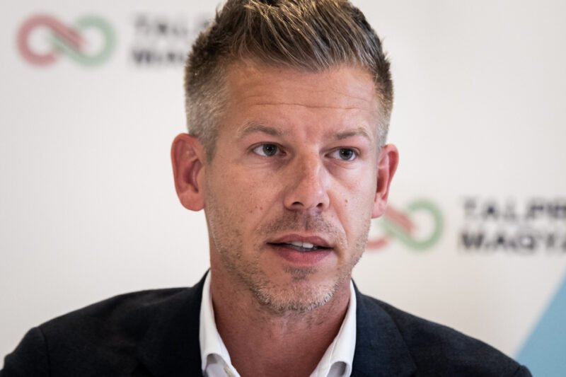 „Magyar Péter fontos bejelentést tett közösségi oldalán – pár óra alatt több mint 54 ezer ember reagált rá! Részletek a hozzászólásoknál”