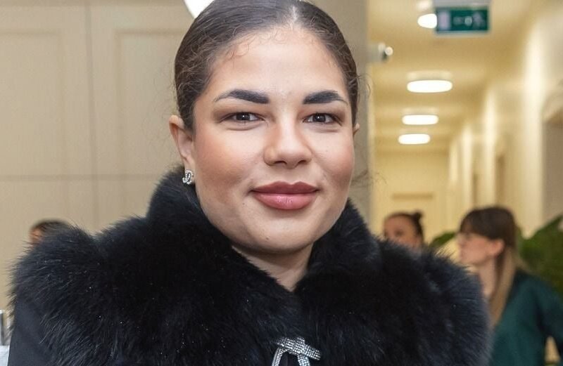 Gáspár Evelinnek feladta a leckét az alapfokú angol, ez még az “Ön egy pulóver volt” Cs.K.Tamás interjún is túl tesz