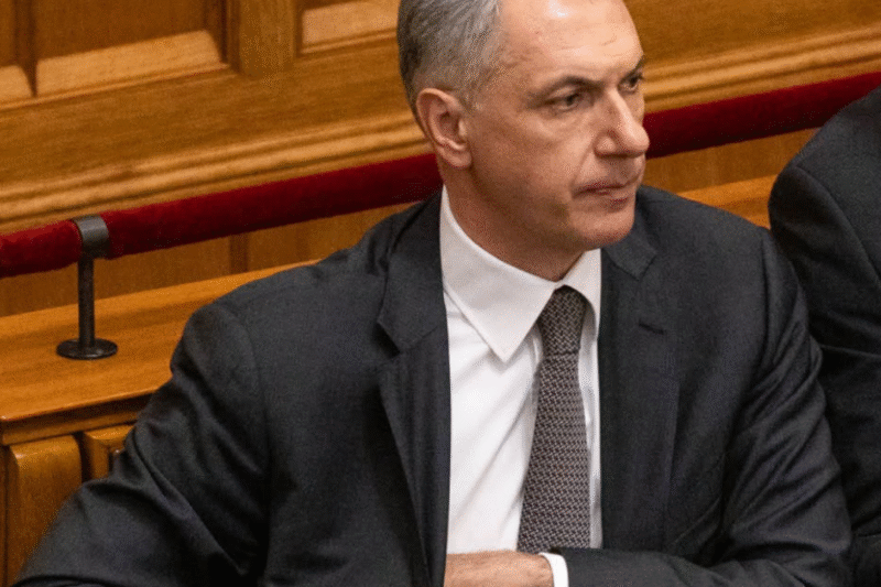🔥 Feszült jelenetek a Parlamentben: Magyar Péter keményen nekiment a Fidesznek és Lázár Jánosnak!