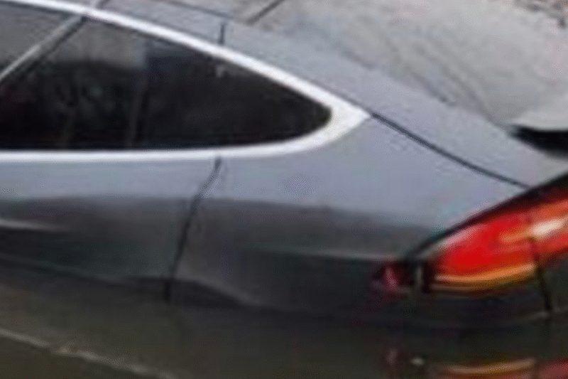 Belehajtott egy Tesla a Berettyó folyóba, nem hiszed el ki volt a sofőr